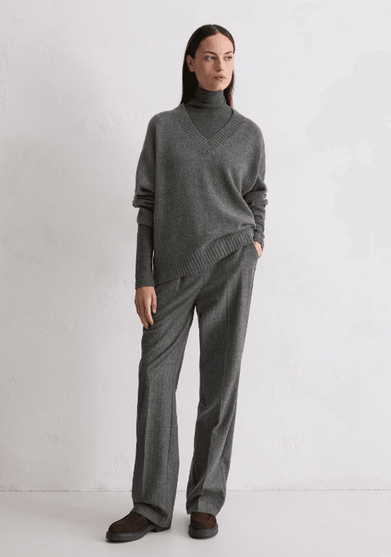 Relaxed V-neck sweater/ Marc O`Polo