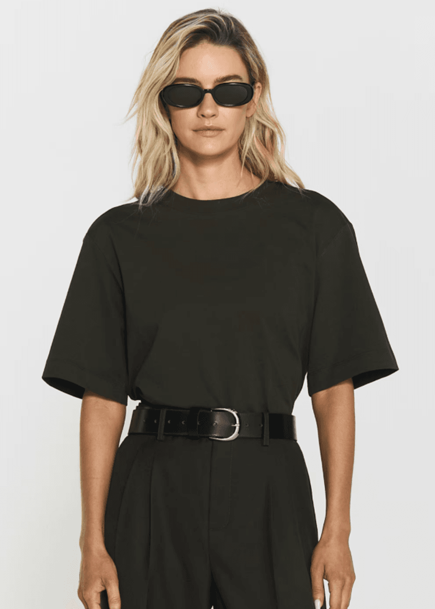 Chelsey Tee forest Green. Twist & Tango